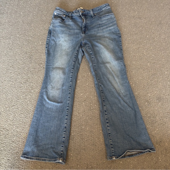 Madewell Denim - Madewell Curvy Kickout Size 30
